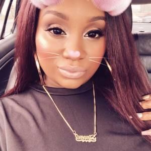 Meet your Posher, Simone